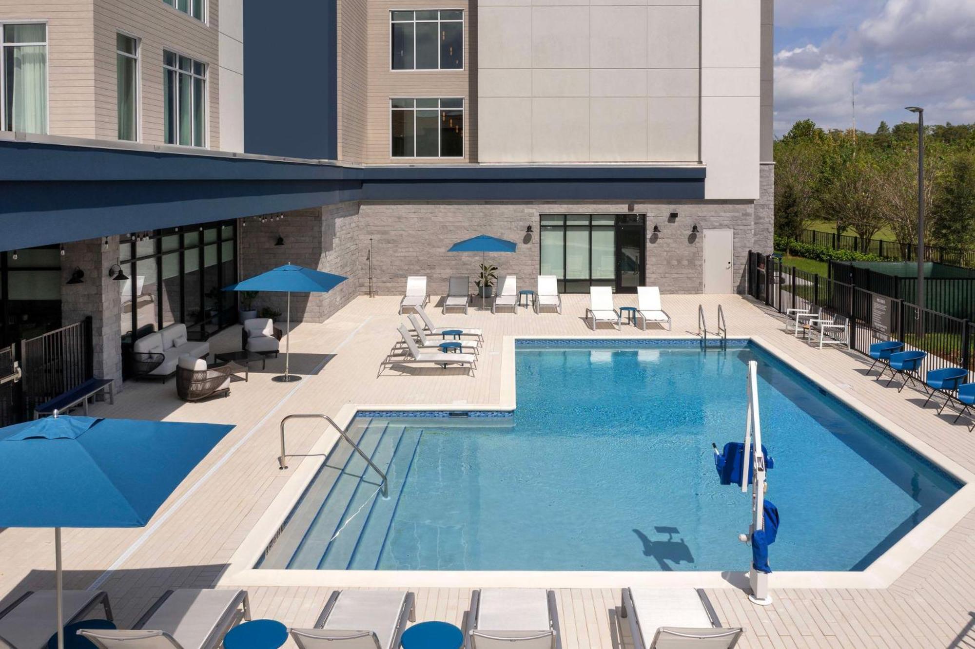 Hampton Inn Orlando Southeast Nona Narcoossee Экстерьер фото
